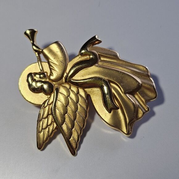 ***Final Sale*** Vintage Gold Tone Angel Brooch - Picture 6 of 9